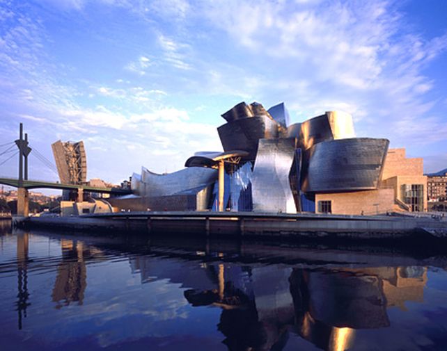 Gehry fue el creador del diseño del museo Guggenheim de Bilbao.