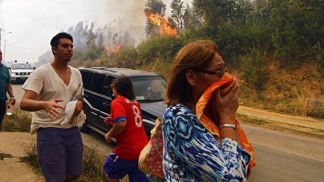 Las imágenes más estremecedoras de los incendios forestales en Chile