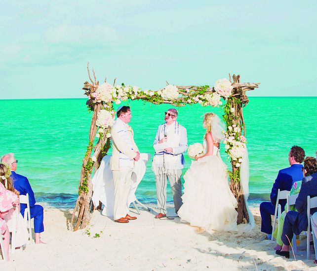 Playas extensas, ceremonias tradicionales y un entorno protegido definen la esencia de Turks & Caicos.