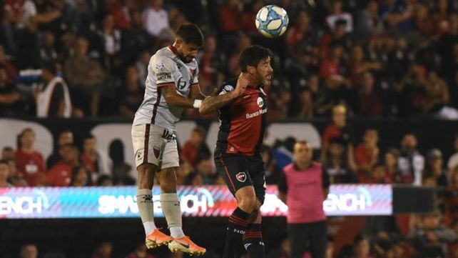 Newells fue contundente, tuvo fútbol y goleó a un Colón sin alma por 4 a 0