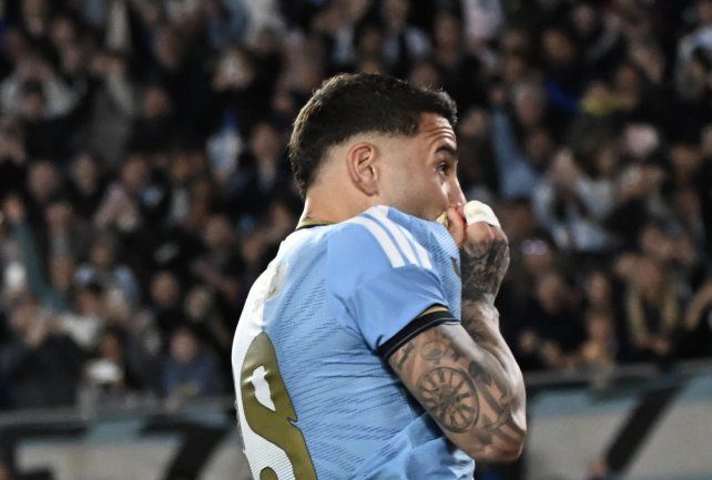 Otamendi marcó en su despedida.