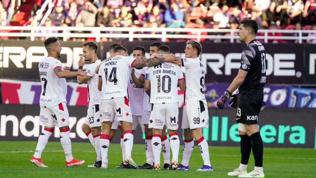 Un festejo de Newells que se dio poco en la Liga. Anotó 6 goles