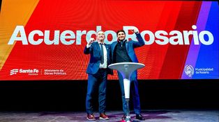El intendente Pablo Javkin y el gobernador Maximiliano Pullaro, en el lanzamiento del Acuerdo Rosario.&nbsp;