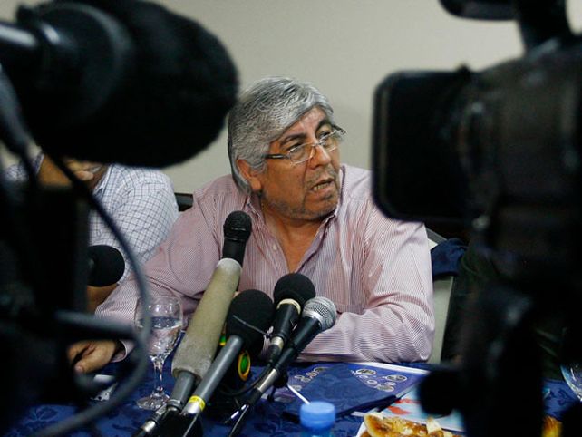 El gremio de los camioneros se declaró en asamblea permanente