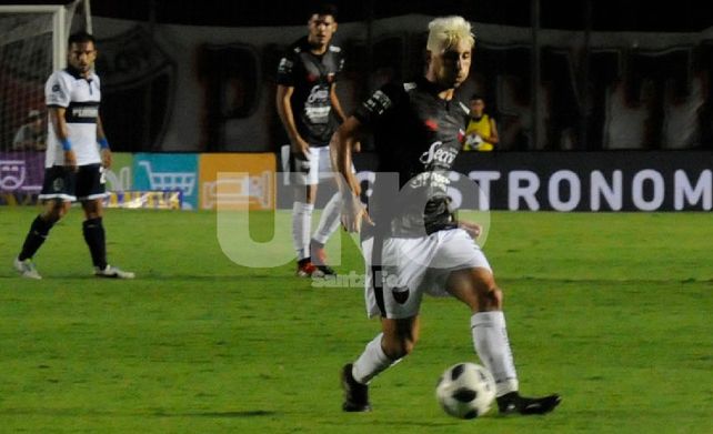 Alan Ruiz se perfila para ser titular en el 15 de Abril