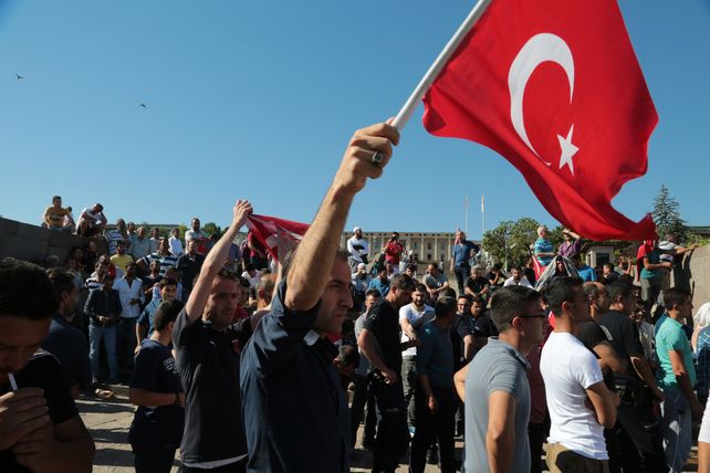 El intento de golpe de Estado en Turquía dejó 265 muertos
