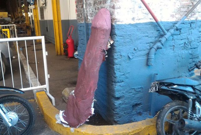 Le incautaron el pene al Negro de Whatsapp