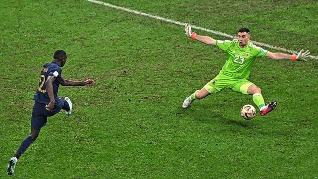 Dibu Martínez, candidato a Mejor Arquero en los The Best