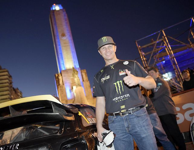 Exclusivo. El carismático Petter Solberg posó para Ovación en una jornada a puro show. El piloto noruego sólo piensa en retener el título mundial.