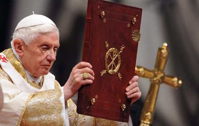 Benedicto XVI permanecerá en su cargo hasta el 28 de febrero.