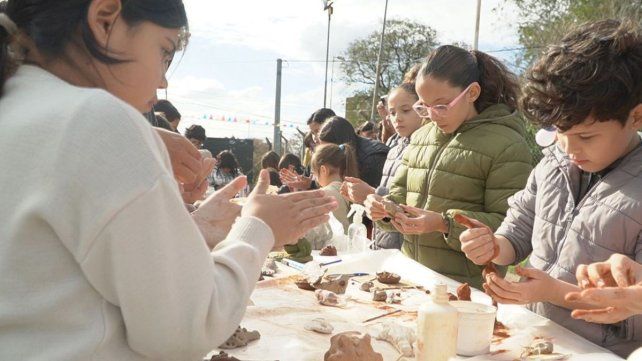 Construir hornos para construir sueños: Paraná vivió un encuentro regional de ceramistas