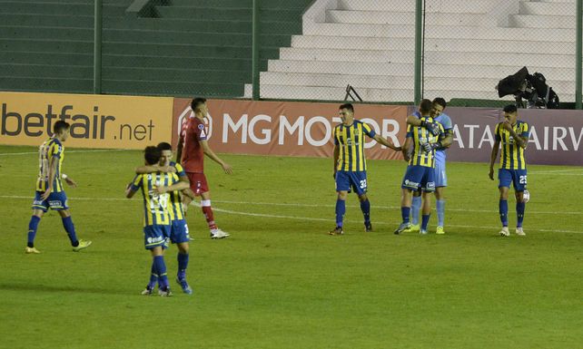 En cancha de Banfield, los canallas se despacharon con una goleada frente a Huachipato.