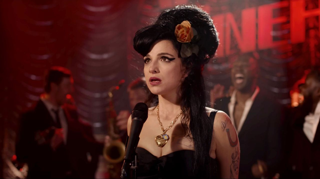 Marisa Abela interpreta a Amy Winehouse en la película biográfica disponible en Netflix
