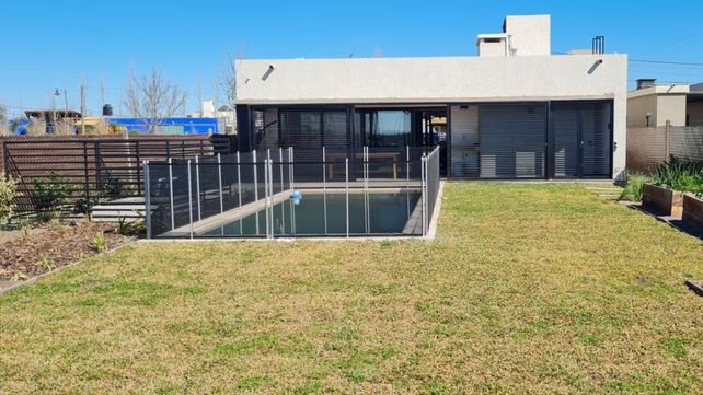 Una casa moderna en Roldán se consigue por 40 dólares diarios y si se contrata el mes