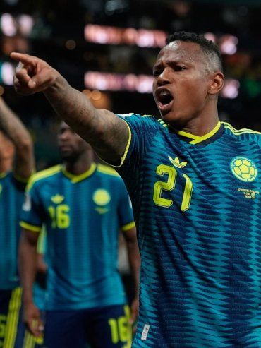 Gesto mundial: Campaz recibió un mensaje de apoyo en Colombia antes de volver a Central