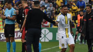 Carlos Tevez eligió a Montoya como emblema del equipo, pero el Chaqueño se lesionó.