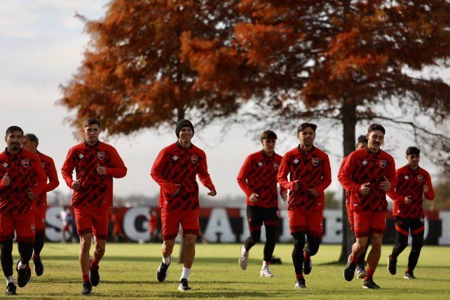 Los jugadores de Newells entrenaron a la mañana.