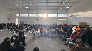 El encuentro incluyó talleres e instancias de intercambio entre estudiantes y docentes sobre participación estudiantil, salud integral, derechos humanos y herramientas para fortalecer el trabajo de los centros de estudiantes, promoviendo el diálogo y el compromiso con la vida institucional de cada escuela.&nbsp; 