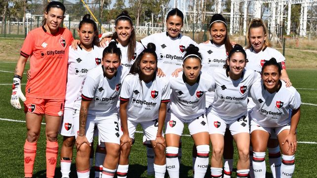 El once de Newells conducido por Lisando Iglesias. Vuelven a pelear el título del fútbol femenino de AFA pese a la derrota ante San Luis FC.