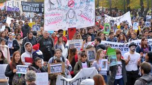 Una de las marchas en la que familiares y vecinos pidieron justicia por las víctimas de la masacre de los policías..