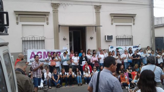 Concordia: la Policía impidió la toma de la Departamental de Escuelas