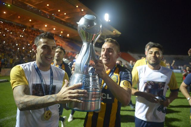 El Chaco Herrera, Marco Ruben y el Pachi Carrizo, tres hijos del club que se dieron el gusto de festejar en el Central que los formó.