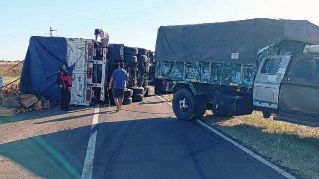 El acceso de ingreso a San Salvador por la Ruta 18 quedó cortado.