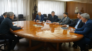 El gobernador Maximiliano Pullaro le planteó al ministro de Economía, Luis Caputo, el traspaso de rutas nacionales a la jurisdicción provincial.