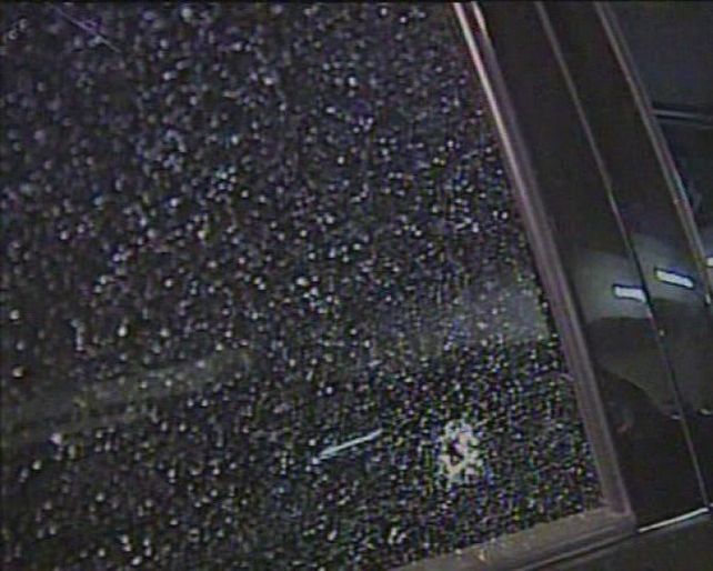 Día de furia: fue a estacionar en su cochera, encontró otro auto y le disparó siete veces