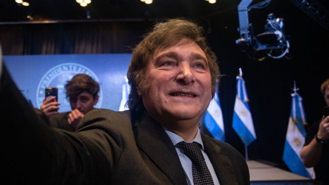 Javier Milei se consagró presidente sacando más de 11 punto de diferencia a Sergio Massa. 