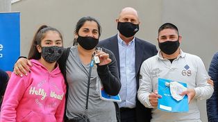 El gobernador Omar Perotti entregó 56 nuevas viviendas en el Barrio Olímpico de Rosario