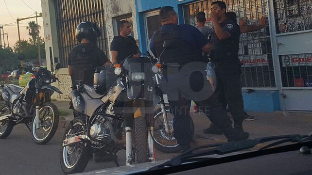 Asaltaron a un vecino y lo hirieron con un cuchillo, pero fueron aprehendidos