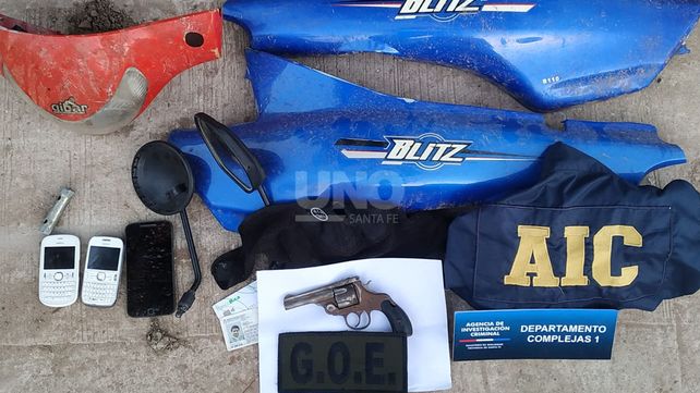 En los allanamientos también hallaron un arma