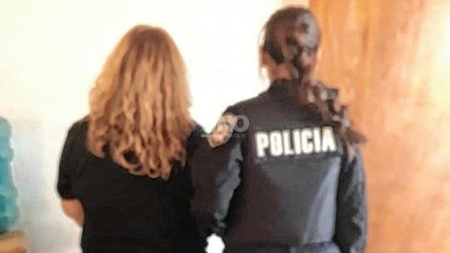 Rosario: una pareja de ladrones que asaltó a un taxista fue golpeada y robada por los vecinos Rosario: una pareja de ladrones que asaltó a un taxista fue golpeada y robada por los vecinos