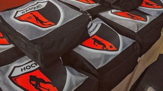 Colón entregó un botiquín sanitario al resto de las disciplinas deportivas. Colón entregó un botiquín sanitario al resto de las disciplinas deportivas.