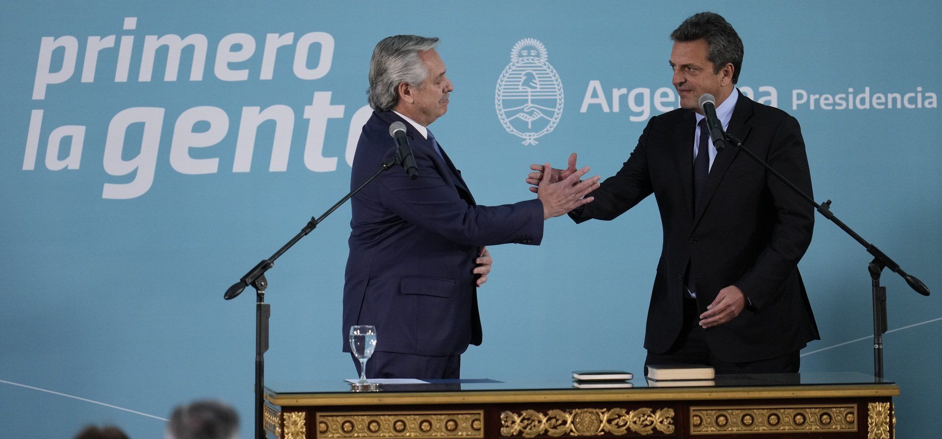 Cambio de gabinete, sin cambios de fondo