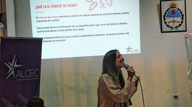 Concientizar. Julia Berwart se apasionó por la mastología y en Concepción del Uruguay comparte sus conocimientos.