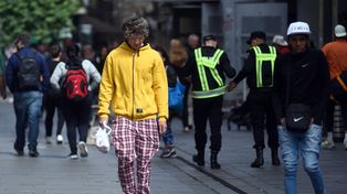 El inesperado frente frío que afecta a gran parte del país obligó a los rosarinos desempolvar camperas, buzos y medias.&nbsp;