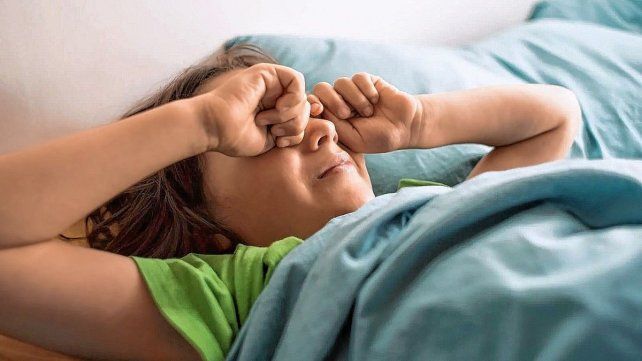 Analizan cómo el cambio del huso horario impacta en la calidad del sueño