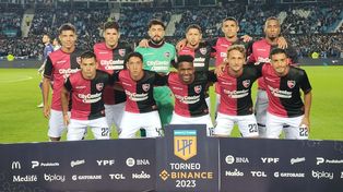 Gustavo Velázquez hizo el gol y fue la figura en el triunfo de Newells