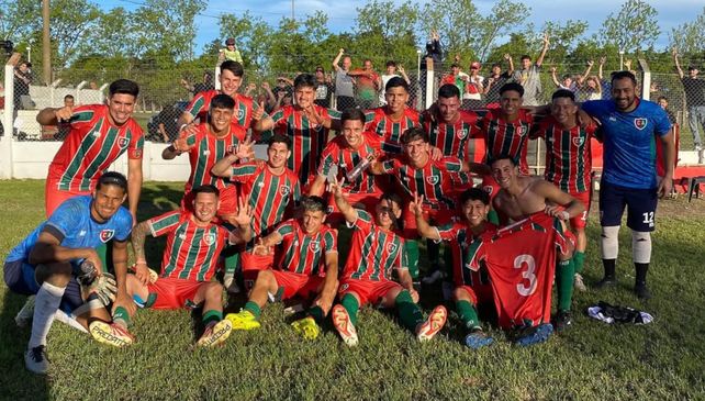 Regional Amateur.&nbsp; El equipo de Villa Gobernador Gálvez comandado por Chirola Ledesma y Pirulo Rivarola se alzó con un gran triunfo en Álvarez. &nbsp; &nbsp;