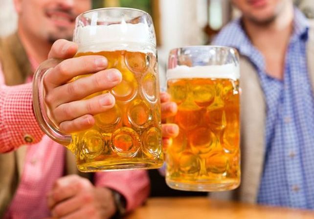 La cerveza adelgaza y sirve para combatir diez enfermedades
