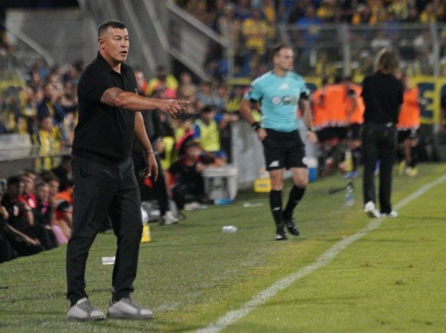 Jorge Almirón confirmó los nce de Central que jugarán ante Talleres en el Gigante de Arroyito.
