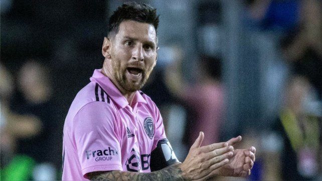Lionel Messi metió doblete y el Inter avanzó a octavos