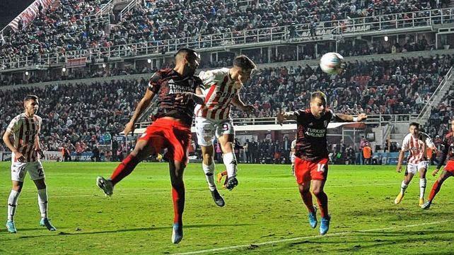 Unión pasó de ser imbatible a perder su cuarto partido seguido en el 15 de Abril.