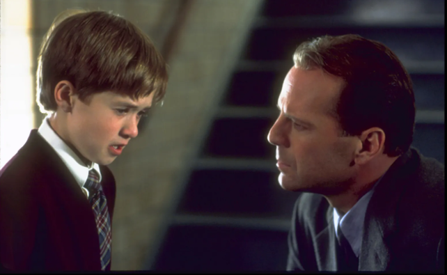 n La icónica imagen de la película que protagonizó Bruce Willis.