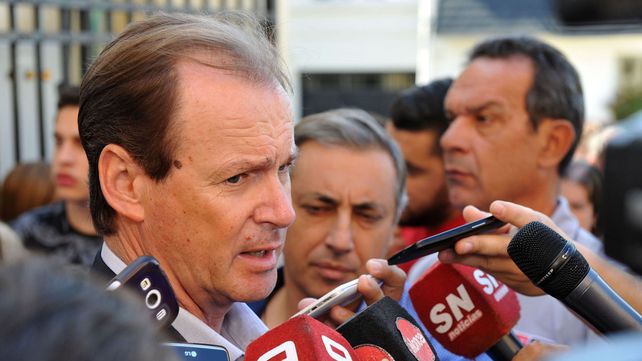 Bordet dijo que con el CGE tomado y las carpas es imposible dialogar
