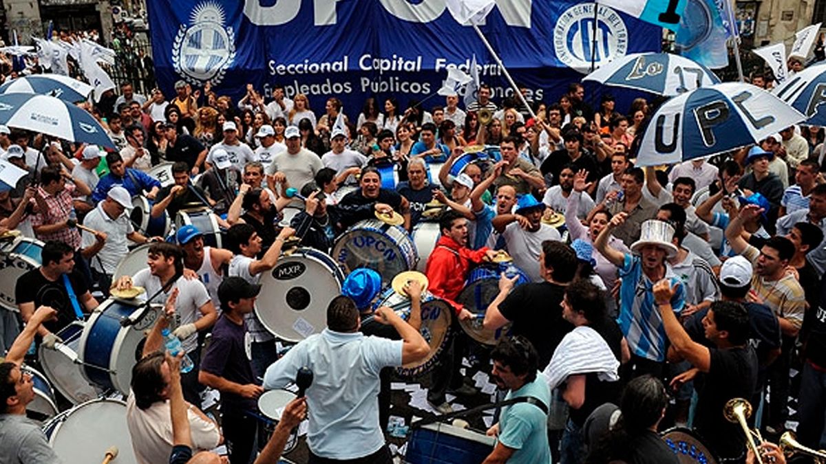 Paritarias: UPCN y ATE firmaron con el gobierno un refuerzo salarial