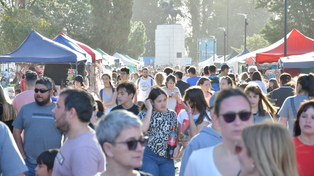 Miles de venadenses coparon la plaza San Martín en una nueva edición del Paseo de la Ciudad