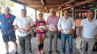 El presidente de la Unión Santafesina, Esteban Fainberg, encabezó el campus de rugby femenino en Alma Juniors de Esperanza.